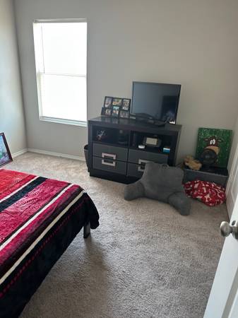 $800 Immediate move in near sea world (Silos)63681044917763122