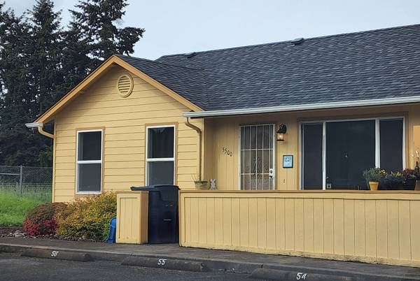 2 Bedroom Condo Available in Thurston~ 5500es 1