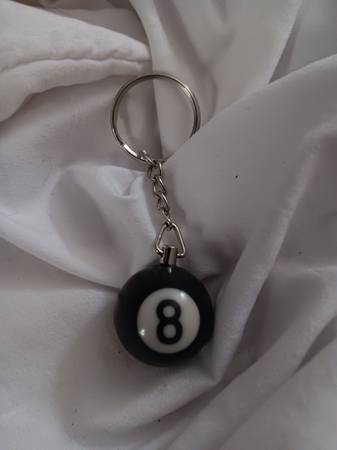 Eight Ball Pool Billard Keychain 1