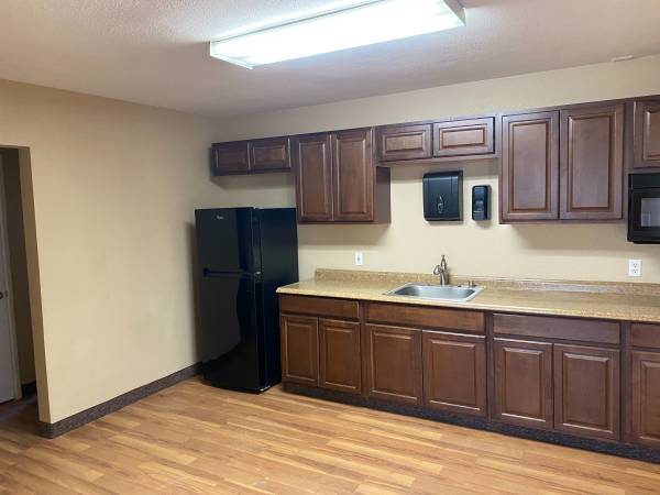 $1,200 Office suite across from court available for lease. (INDIO)63686264762115121