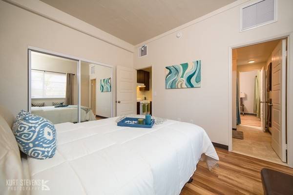 $1,750 / 1br - 490ft2 - Plank Flooring, Lounge, Reserved Off-Street Parking (addl charge) (Kapolei)63686673309825120