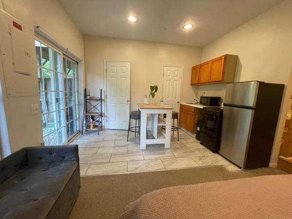 $1,400 / 1br - 1 dormitorio 1 baño - Casa adosada (White oak, Maryland)63821978160385122