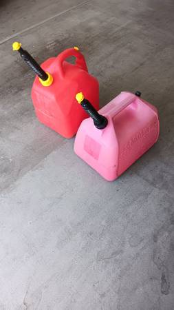 5 Gallon Gas Cans With New Spouts 1