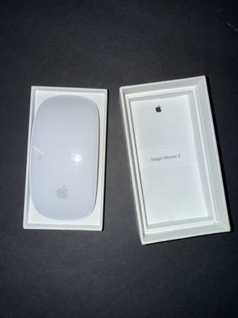 Apple Magic Mouse 2 Wireless Mouse - Silver (MLA02LL/A) With Box . 1