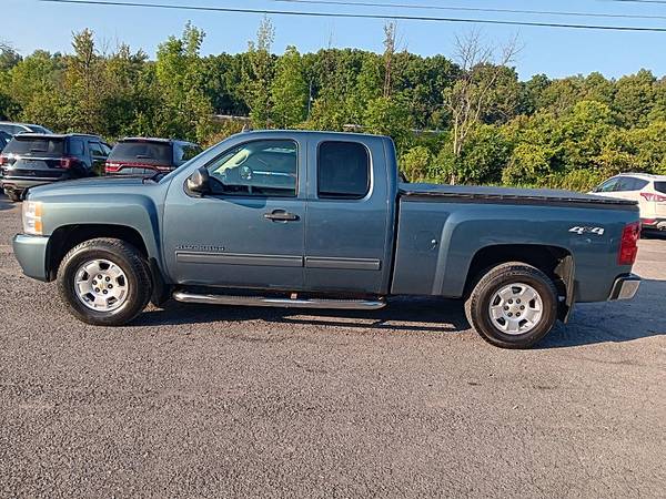 2011 Chevrolet Silverado 1500 LT 4 door 4X4 5.3L 8cyl 106k miles - $14995.0063442678989059121