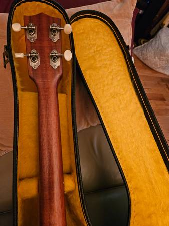 Kamaka Hf 4 baritone ukulele - $2,000 (Lilburn)62970103693697123