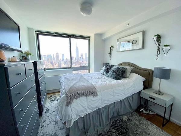 $6,500 / 3br - 1 Month Free + No Fee + Balcony!! (Midtown West)63995970459267121