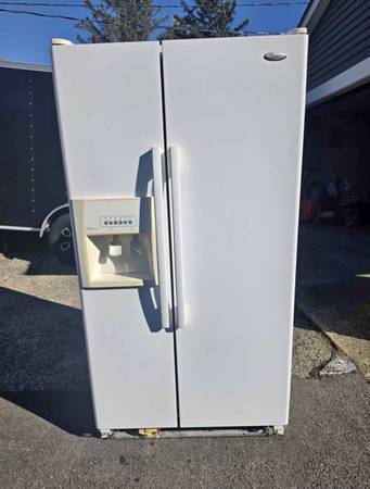Refrigerator 1