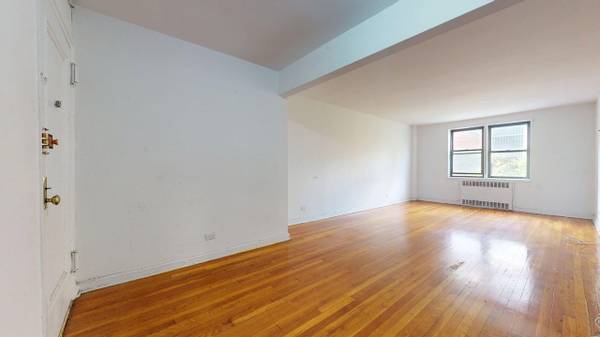 $379,000 / 2br - FIRESALE OPPORTUNITY! XLG MODERN 2BR CO-OP IN FOREST HILLS NEAR SUBWAY (Forest Hills)63854481770115122