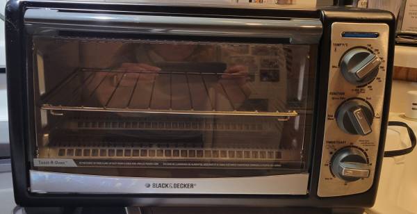Black & Decker Toaster Oven 1