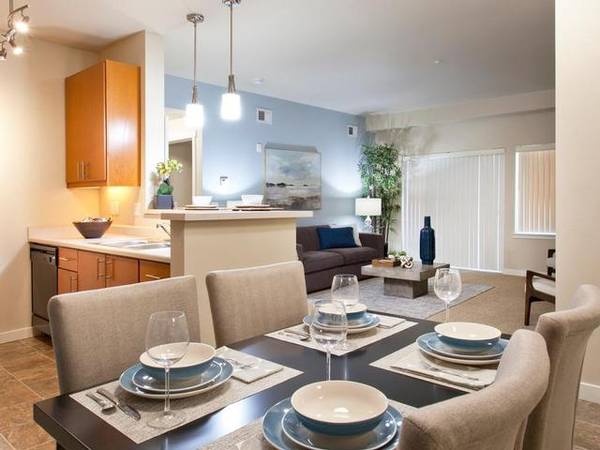$1,549 / 1br - 839ft2 - Pet friendly, now offering up to $500 off of move-in costs :)63669139182851121