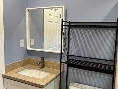 $1,250 / 3br - 982ft2 - For Rent: This is a renovated 3 bed/ 1 bath apartment (Providence, RI)64002828231169123