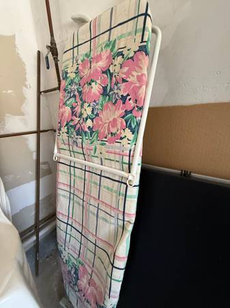 Foldable Ironing  Board 1