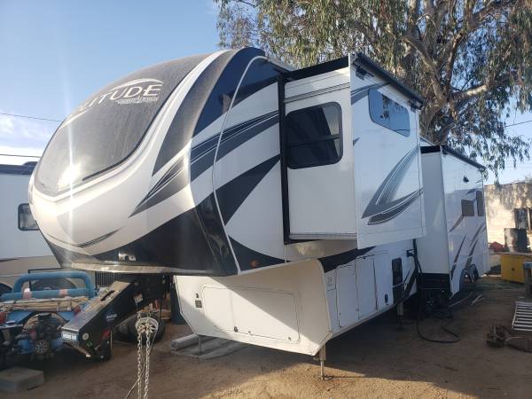 Transport  Fifth 5th Wheel  Gooseneck  or Bumper Pull Trailers 1