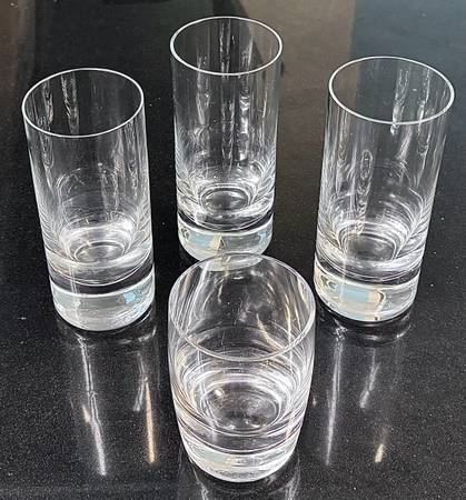 🥛 Set of 4 Glassware / Glasses, 3 Tall, 1 Short (new) 1