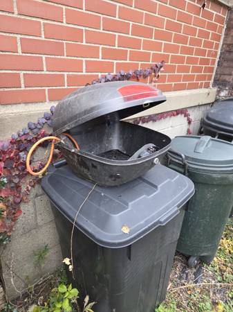 Free moped storage 1