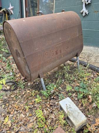 275 gallon oil tank makes a great meat smoker 150 0BO 1