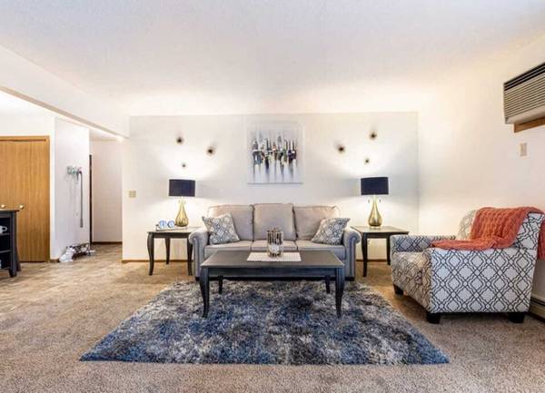 $825 / 1br - 675ft2 - 1BR Apartment – Bright, Cozy, and Pet-Friendly (1310 15th Street North, St. Cloud, MN)63988652317826123