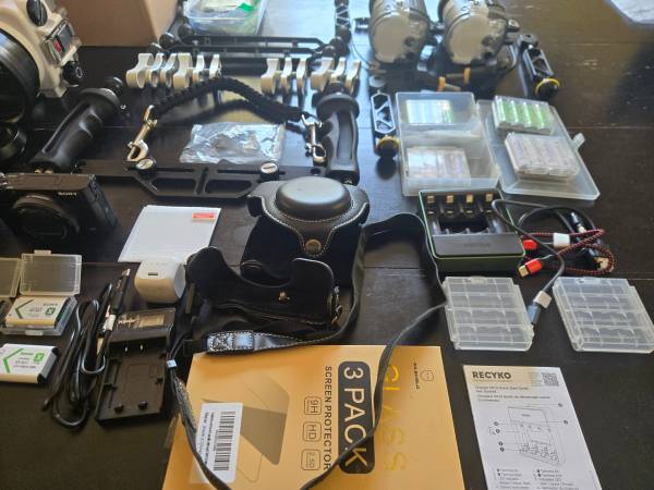 Complete underwater camera setup with Sony RX100. 1