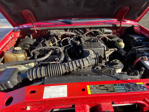 Camioneta Mazda B2300 P/U 2004 - $1,000 (Sunnyvale)63624230546305123
