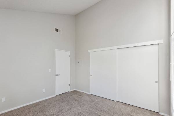 $2,400 / 2br - 1050ft2 - Vintage Property, Vaulted Ceiling, Central Heating and Air (100 Summerfield Dr, Vacaville, CA)63791129562243122