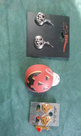 Halloween pin and earnings 1
