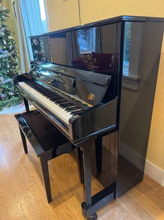 Upright Piano - excellent condition 1