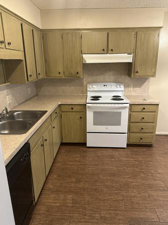 $1700.00 / 3br - 1539ft2 - Spacious Triplex on Fairmont64037558399106123