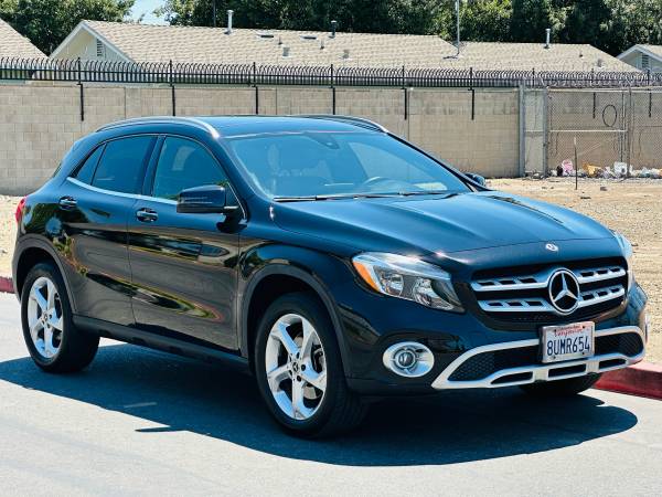 CLEAN TITLE 2018 MERCEDES-BENZ GLA 250 4MATIC (AWD) *LOW MILES* - $10,990 (Sacramento)63654704514051124