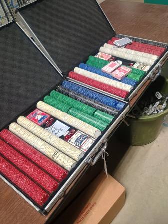 POKER CHIPS 2 CASES HEAVY 1