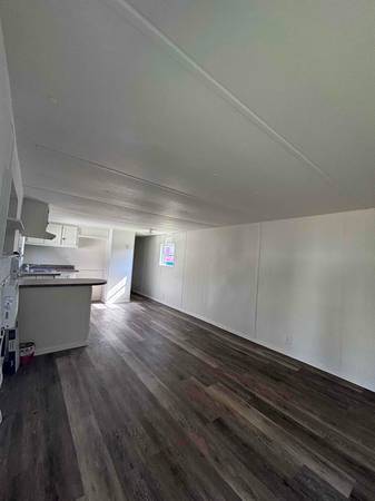 $750.00 / 2br - Comfortable 2BR Mobile Home with Covered Parking63857515243267122