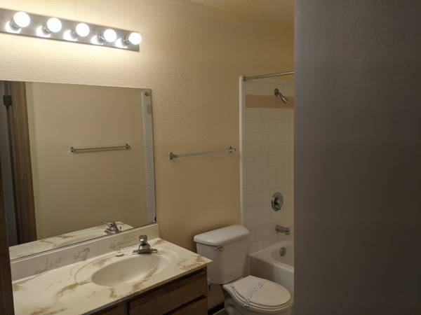 $279 / 1br - PETS WELCOME! 2 FREE WIFI FIRST WEEK (DALLAS)63796528992771122