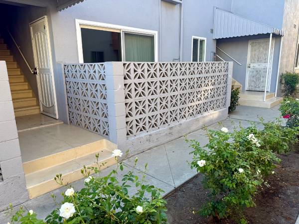 $1899.00 / 1br - 900ft2 - Modern 1-Bedroom Apartment with Private Balcony in Prime Downey Locati63701148878339122