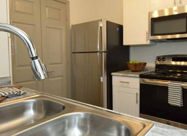 $1,149 / 3br - LIMITED OFFER!! 3 BED 2 BATH CLASSIC!!!63902942176515122