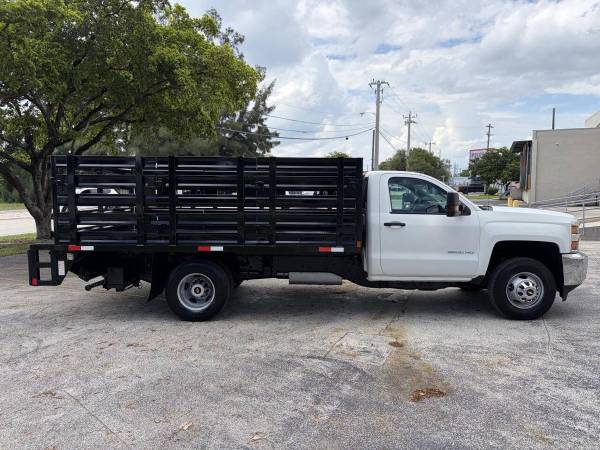 2016 Chevrolet SILVERADO 3500HD DRW - Photo 6
