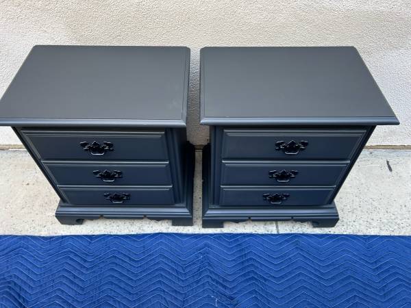 QUALITY AMERICAN DREW 3 DRAWER NIGHTSTANDS CAN DELIVER LOCAL IF NEEDED 1
