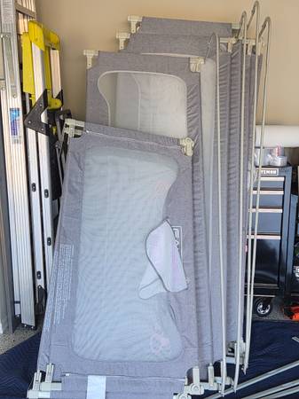 Bed rails with U-shaped base 1