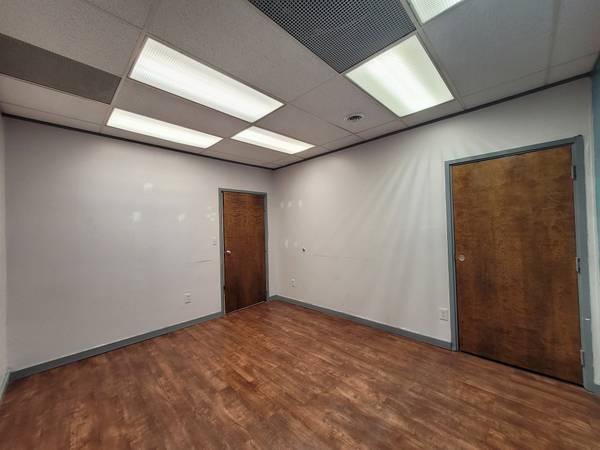 $600 / 159ft2 - 159 sqft single room suite. $600 (Athens)63792093150593121
