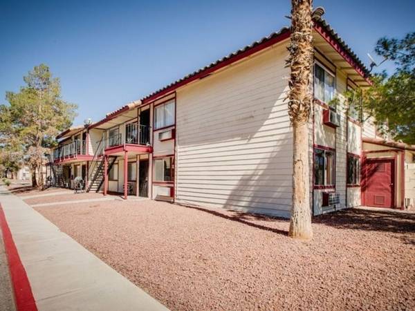 $1,005 / 1br - 650ft2 - 1 dormitorio, cable/satélite, acceso a la autopista (Charleston & Rainbow)63859498109185124