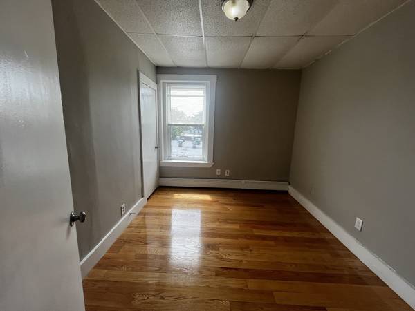 $3,750 / 4br - Bonito piso de 4 dormitorios en Dorchester por $3,750 DISPONIBLE AHORA SIN COMISIÓN (Dorchester)63828557796353124