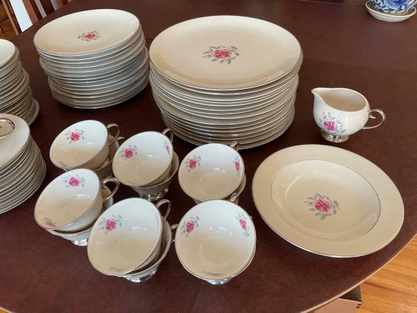 Beautiful, very large set of Flintridge Del Rose china - $190 (Fallbrook)63471472646403122