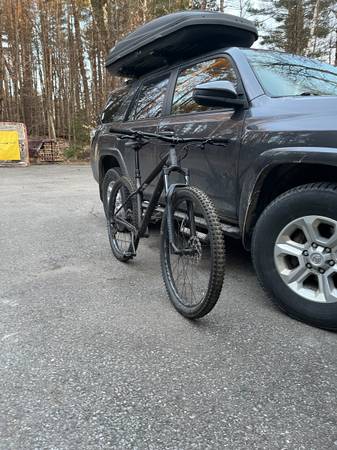 Like new! Large 2021 Specialized Fuse Comp 29 1