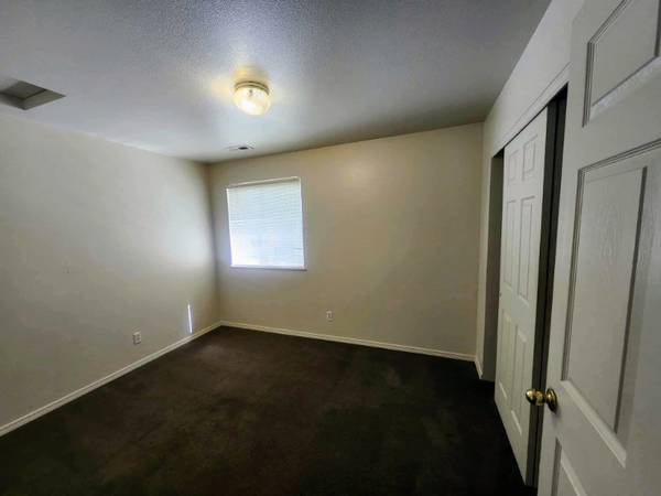 $1200.00 / 2br - Amplio y luminoso apartamento de 2 dormitorios y 2 baños en alquiler en la planta superior i63697282380929123