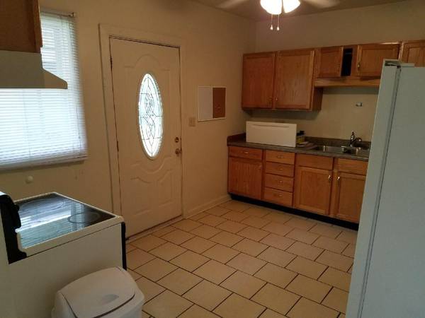 $1,625 / 5 hab - Amplio apartamento de 5 habitaciones cerca de The Village y BSU, alquiler reducido (Muncie, Indiana)63680211384065123