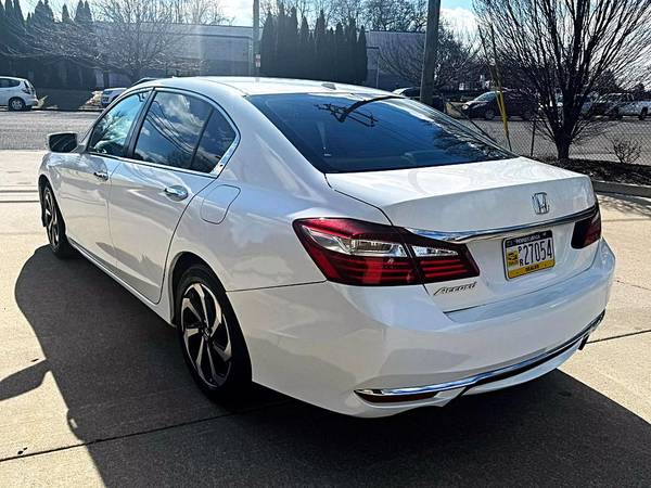 2017 Honda Accord EX Sedan 4D - $13800.0063615094486915124