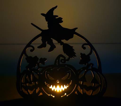 Back lit Table Top Display - 3 Pumpkins and Witch 1
