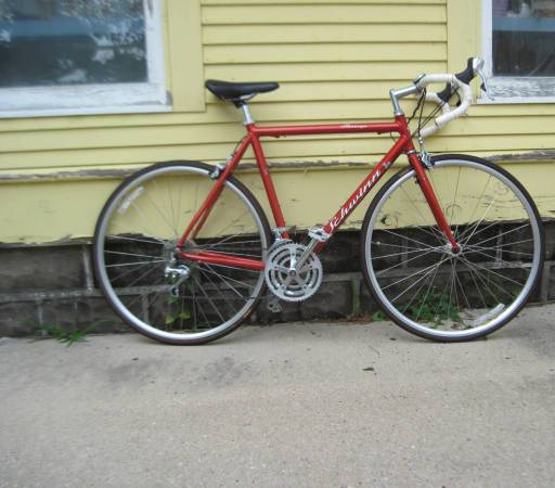 52 cm. Schwinn Passage road bike 1