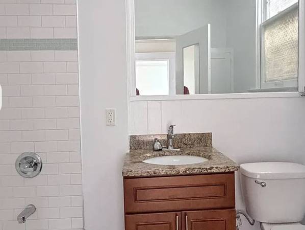 $1,150 / 2br - 611ft2 - This cozy studio offers a bright and functional living space in (South Gate)64035738789251124