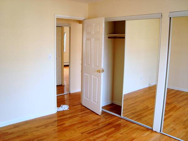 $2,480 / 1br - Updated 1Bedroom With Remodeled Kitchen! Parking available! (Lakeview)63918413420675121