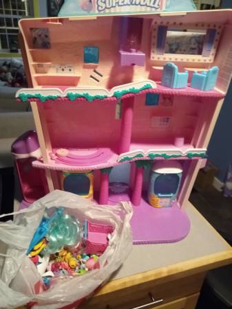 Shopkins super mall 1